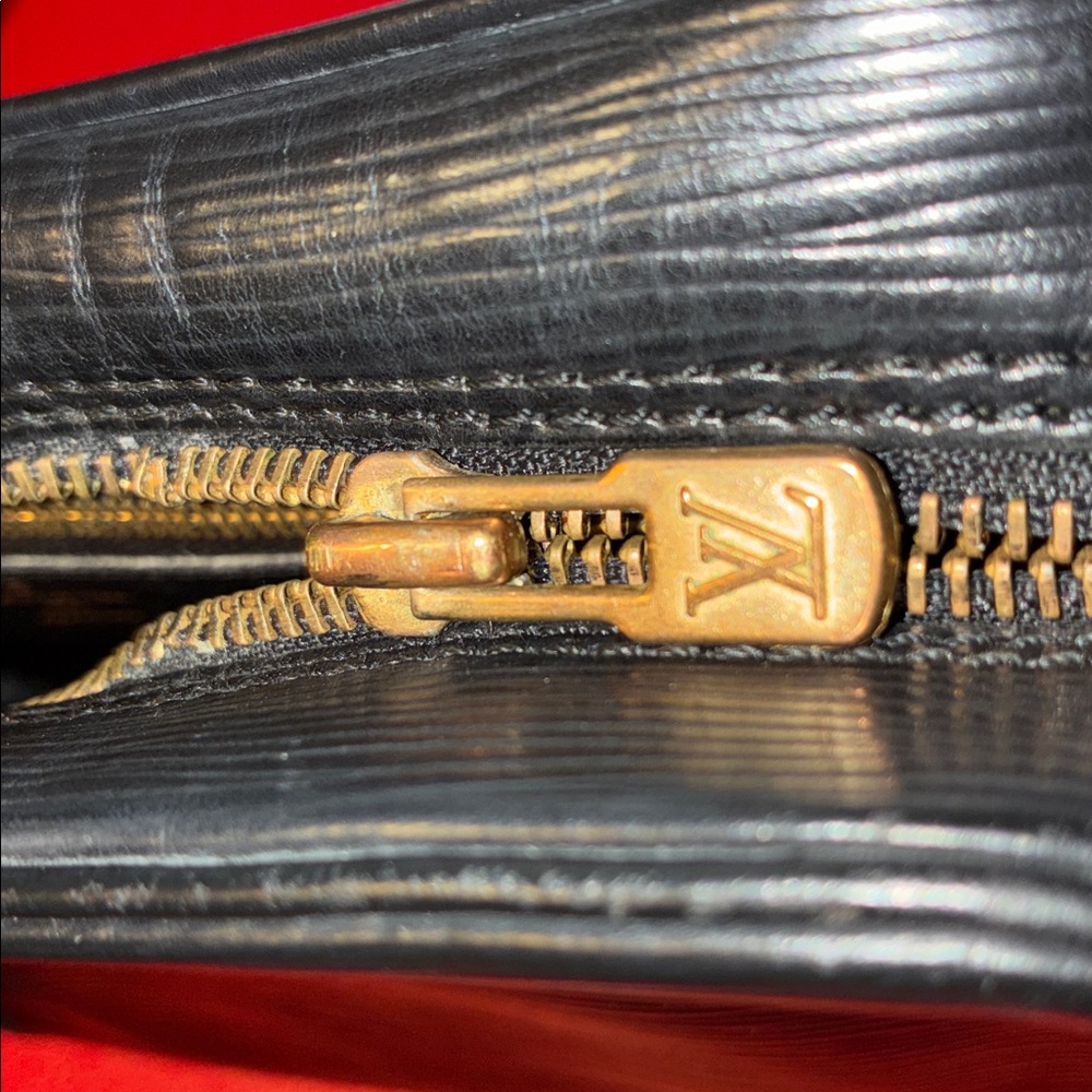 Vintage Louis Vuitton with callout - Picture 4 of 9